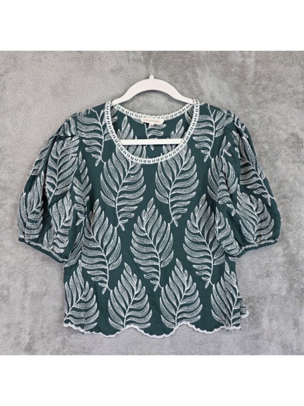 Solitaire Blouse Womens M Green Scoop Neck Short Puff Sleeve Embroidered Top